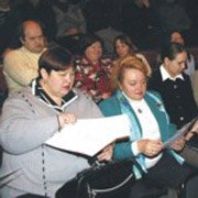 В феврале очередная группа безработных получила свидетельства о прохождении курсов. Возможно, кому-то они помогли найти работу, а кто-то положил документ за ненадобностью под сукно. Фото : Северное Побережье.