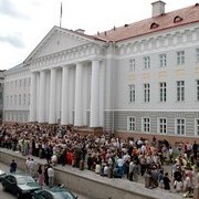 Выпускники Тартуского университета. Фото : Postimees .