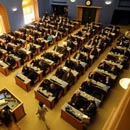 Заседание Рийгикогу. Фото : Лийс Трейманн, сайт : postimees.ee .