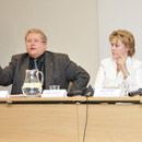 Рейн Ланг и Марет Марипуу во время дебатов по проекту законопроекта о трудовом договоре. Фото Михкель Марипуу с сайта postimees.ee .