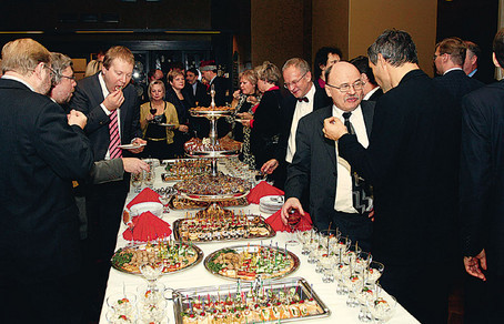 Депутаты Рийгикогу . Фото: Пеэтер Ланговитс , сайт postimees.ee .