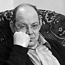Художественный руководитель Русского театра Михаил Чумаченко . Фото с сайта : werawolw.narod.ru 